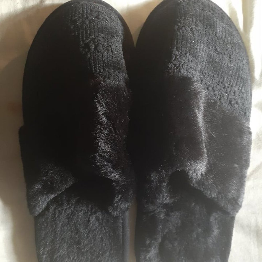 NWOT Soft Black Mule Slippers